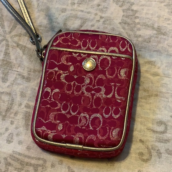 Coach Raspberry Wristlet Pouch Pink Silver Optic Lurex - Picture 2 of 10